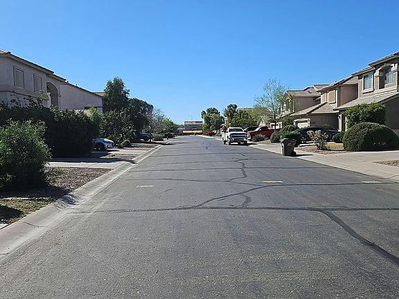 4th image of 44795 W Sandhill Rd