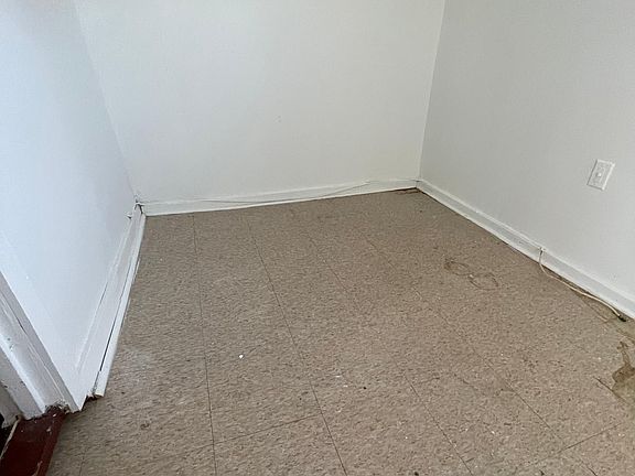 5th image of 34 Auburn St #2