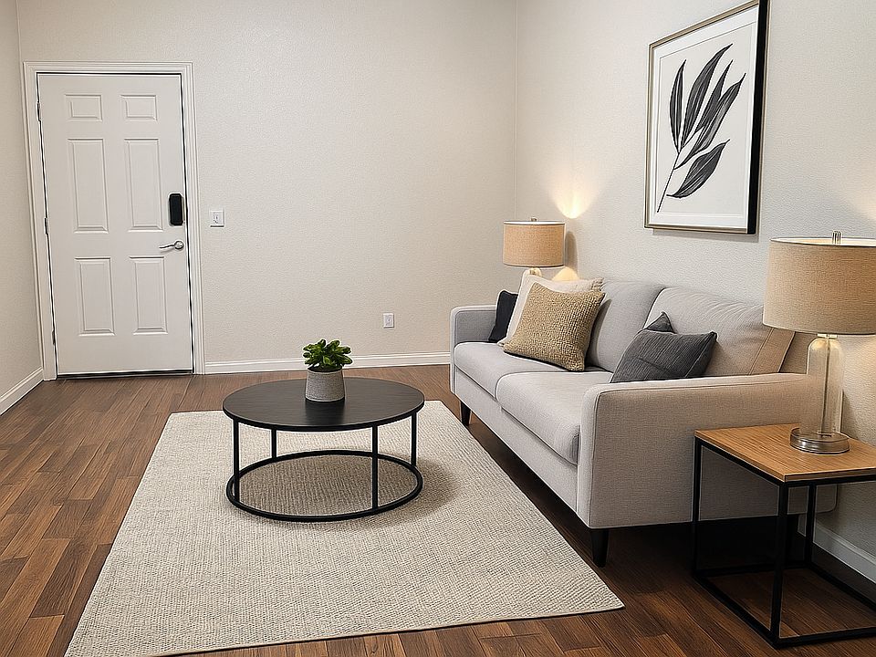 1st image of 1525 2nd Ave APT 204