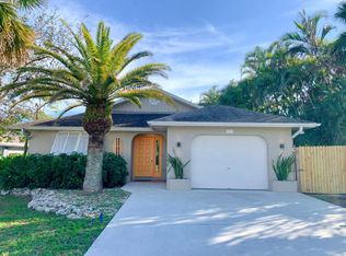 818 108th Ave N, Naples, FL 34108