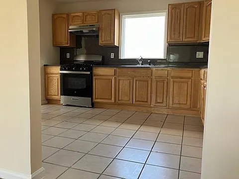 3 bed, 1500 sqft, $3,100 — Photo 1