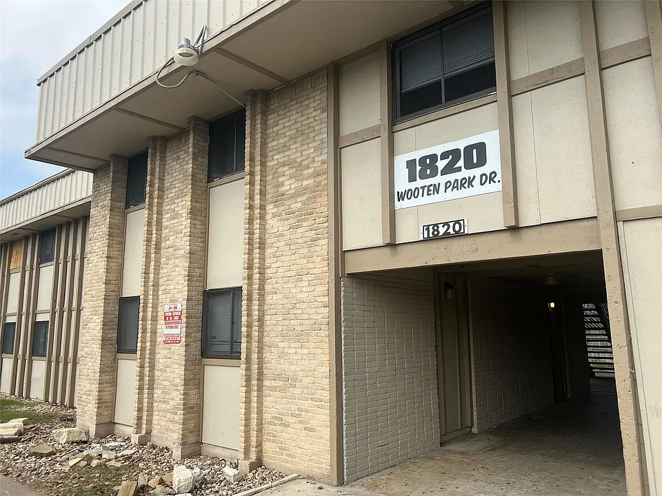 1820 Wooten Park Dr #104
