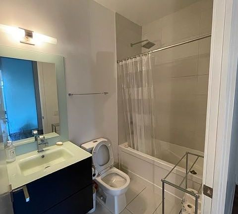 5th image of 111 Saint Clair Ave W #315