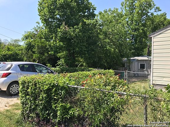 5th image of 303 Hortencia Ave