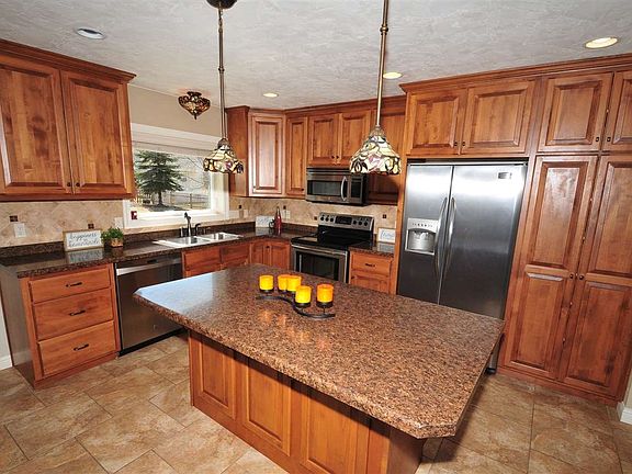 Kitchen with center island