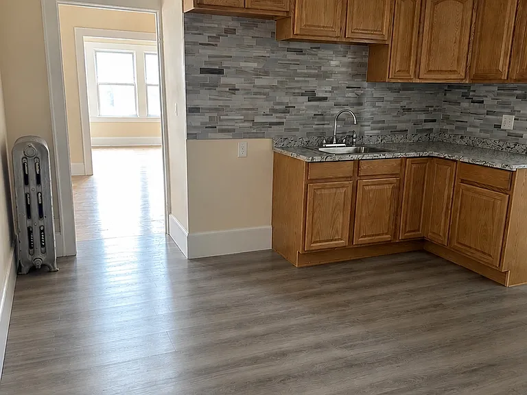 199 Preston St #2 — Photo 1