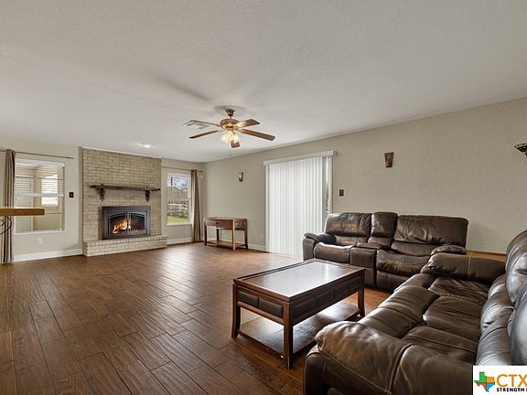 2nd image of 1347 Tulip Ln