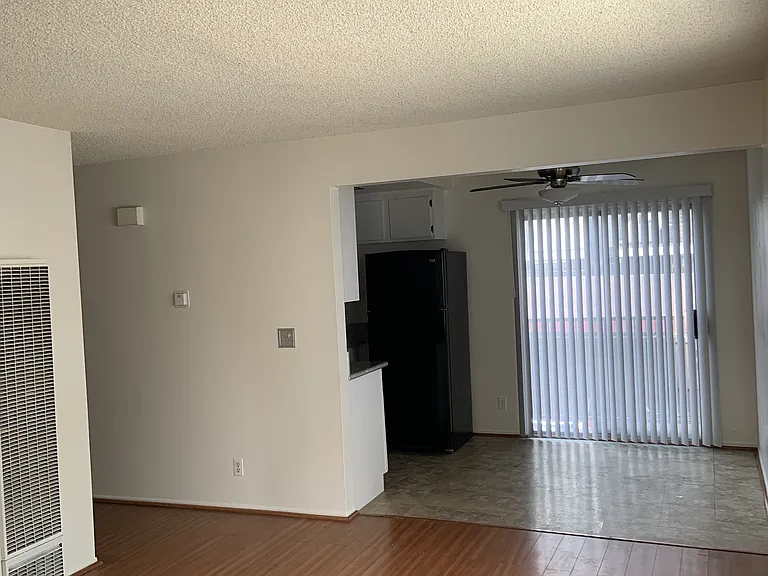 927 S Berendo St #7 — Photo 2