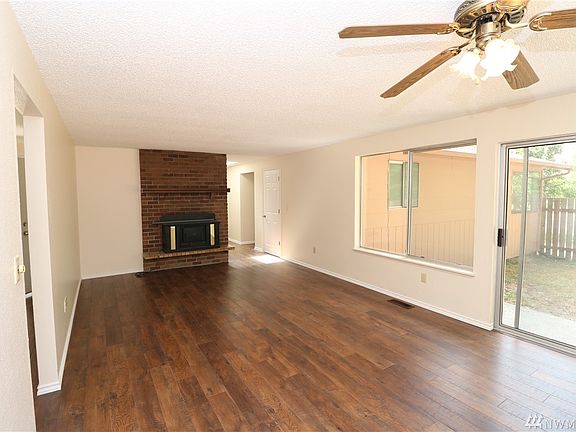 4th image of 2530 27th Ave SW