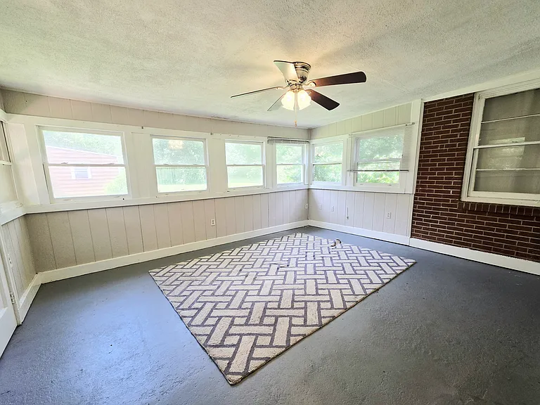 3739 Honeysuckle Ct — Photo 7