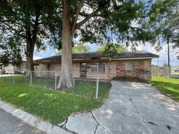 2424 Apple St, Morgan City, LA 70380