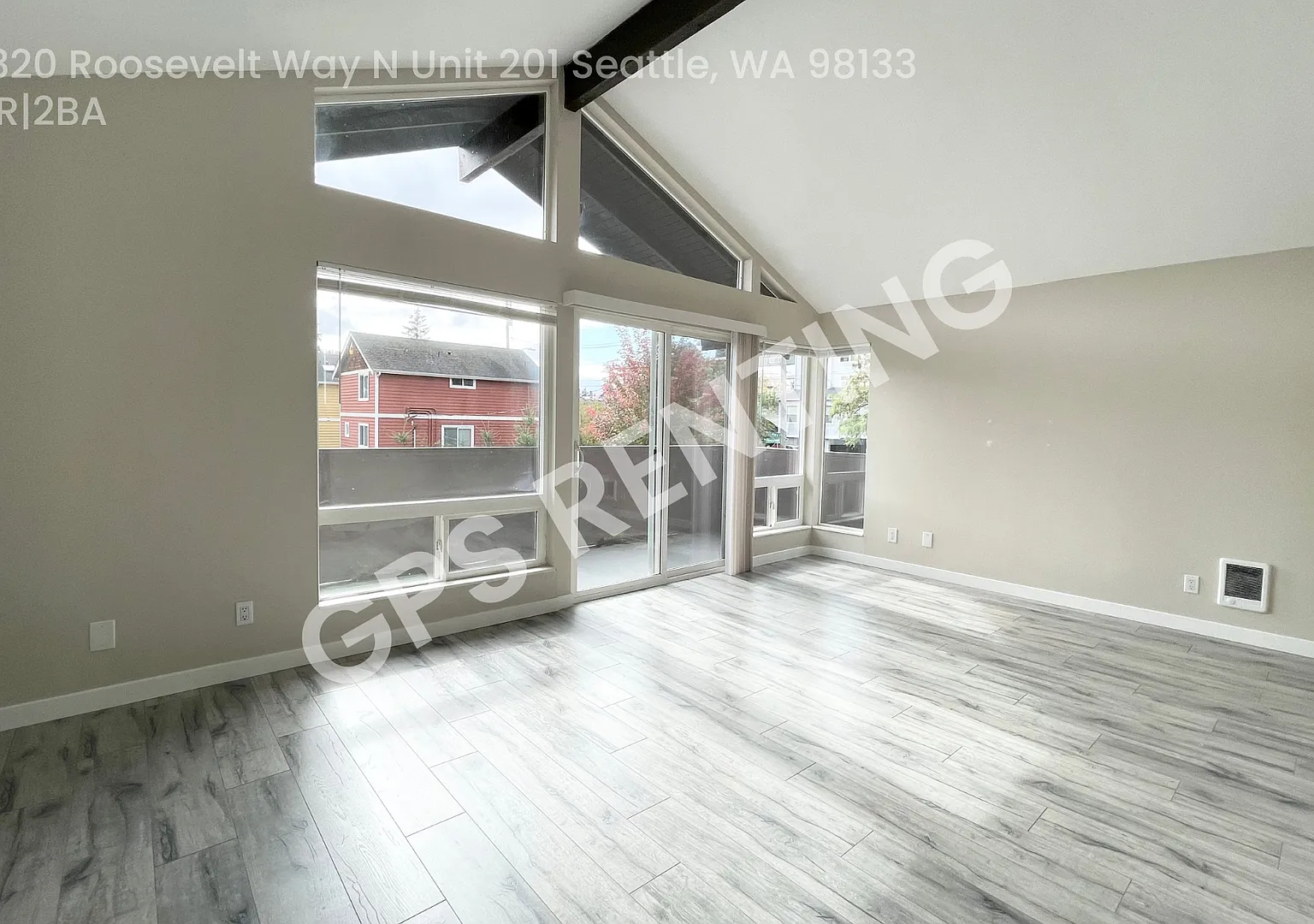 Remodeled 2 Bedroom in Seattle — Photo 3