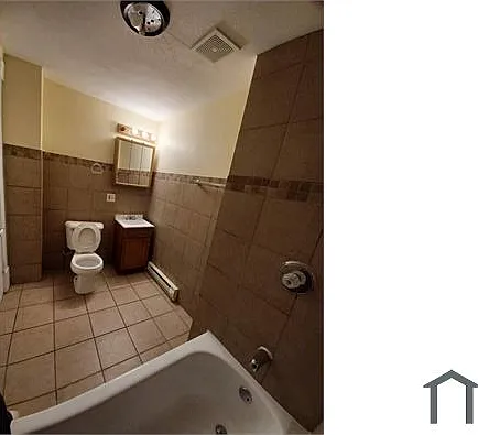 136 N Longwood St #H — Photo 4