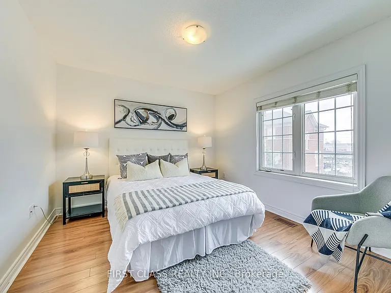 1128 Dundas St W #25 — Photo 31