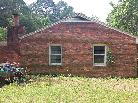 2nd image of 3819 Sherwood Dr