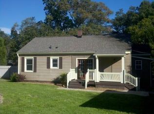 833 7th Ave NW, Hickory, NC 28601