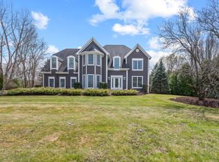 28 Kettle Pond Dr, South Glastonbury, CT 06073