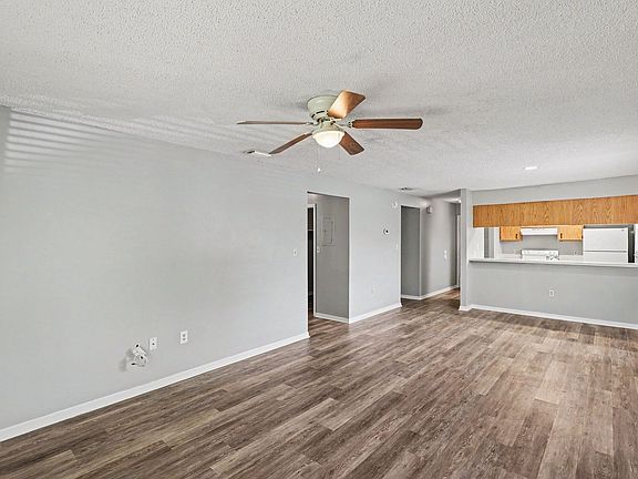 4th image of 2280-2286 Fox Hollow Dr
