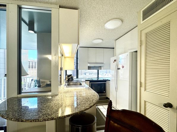 1212 Nuuanu Ave APT 1403