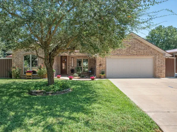 140 N Oak Pl, Van, TX 75790