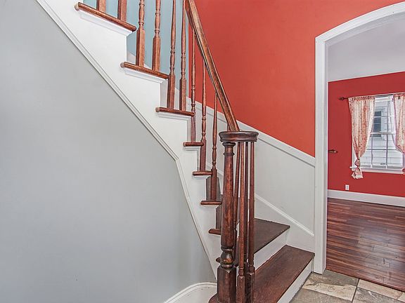 3rd image of 1834 College St