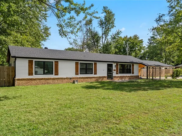 1203 Benton St, Bentonville, AR 72712