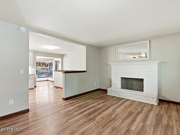 4th image of 4761 E Woodland Dr