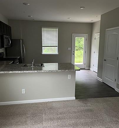 5th image of 408 Wood Duck Dr #1