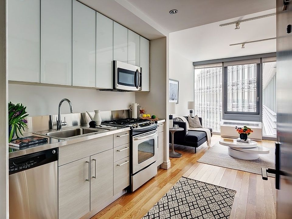 1st image of 550 W 54th St APT 912