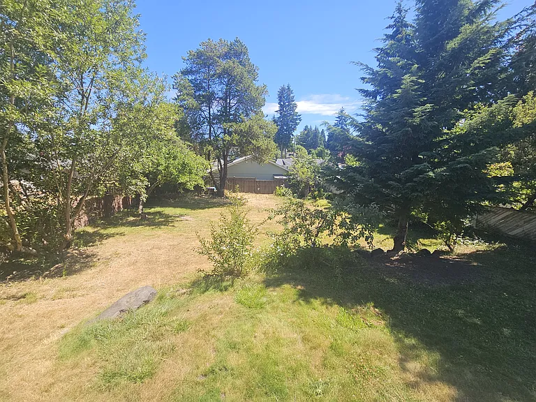 10216 6th Ave SW — Photo 4