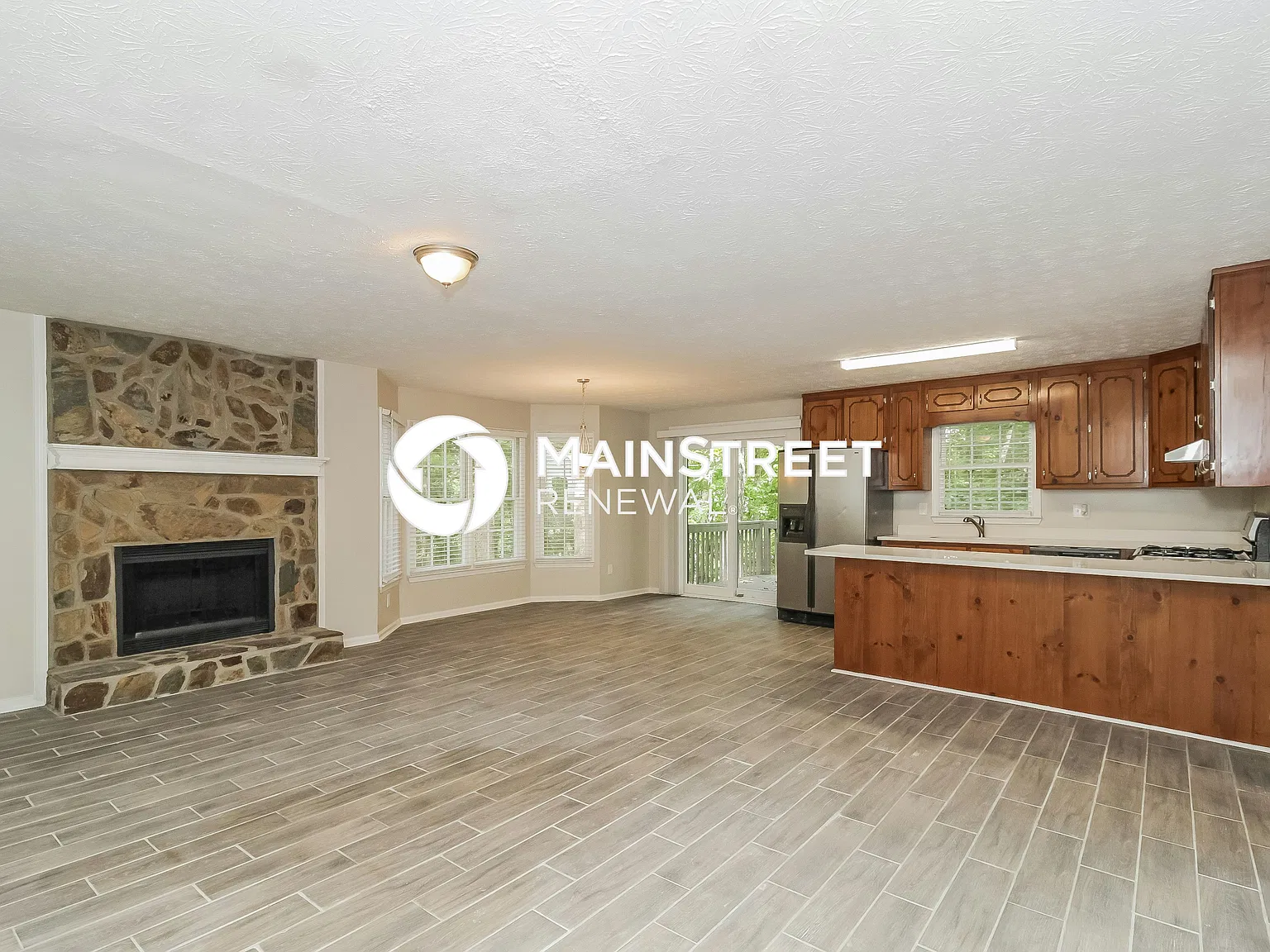 345 Justin Dr — Photo 4