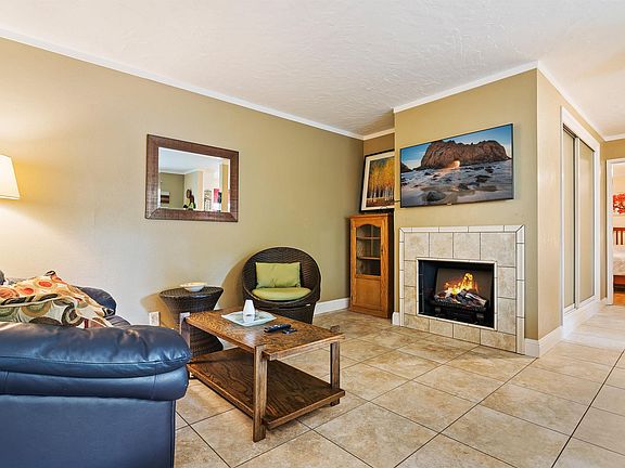 4th image of 385 Camelback Rd APT 2