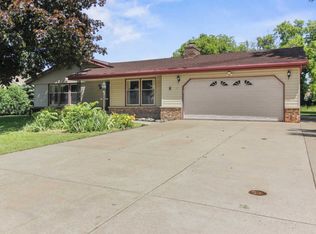 4720 S 81st St, Greenfield, WI 53220