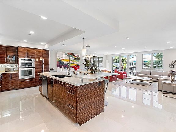 3rd image of 140 Isle Of Venice Dr #140