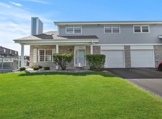 7035 Coachwood Trl, Tinley Park, IL 60477