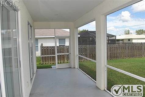 5th image of 3829 SW 20th Pl