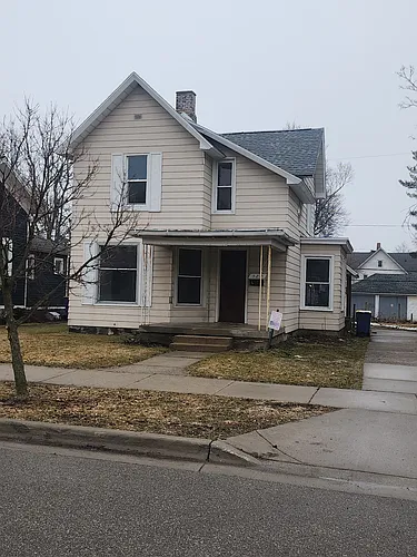 522 Livingston Ave NE Photo 1