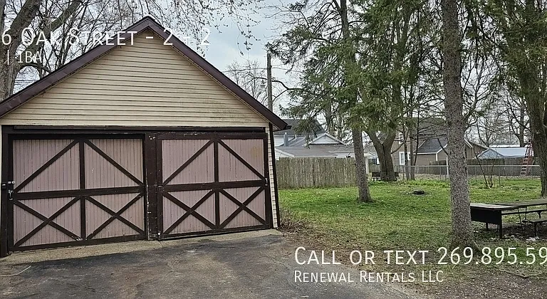 206 Oak St #2 — Photo 35