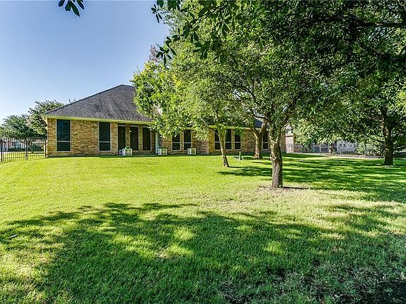 4th image of 1108 Blue Gill Ln