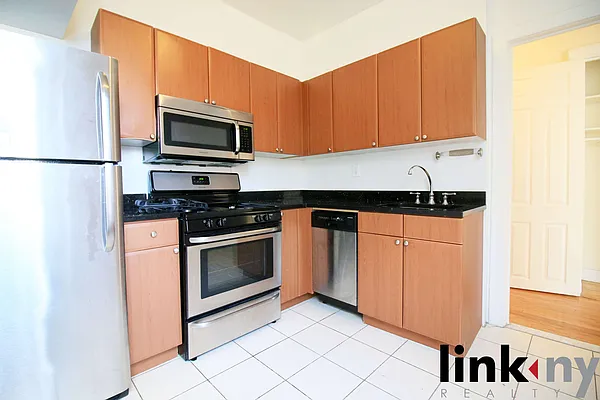 Rented by Link NY Realty | media 19