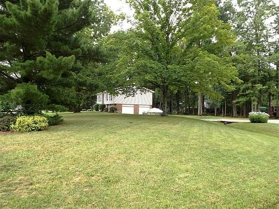 2nd image of 3607 Maplewood Dr