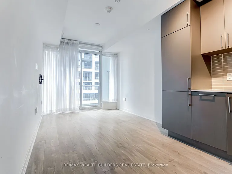 576 Front St W #1211E — Photo 12