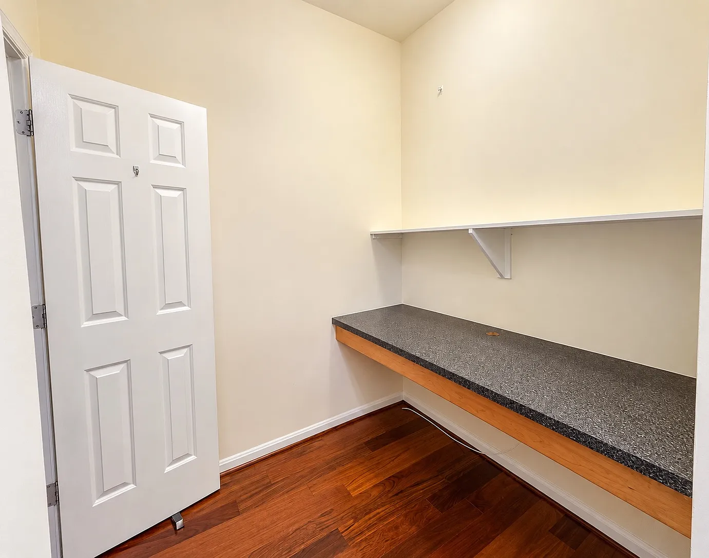 2 bed, 1102 sqft, $2,400 — Photo 3