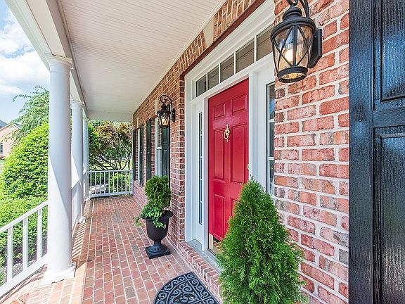 4th image of 1307 Lundy Ln