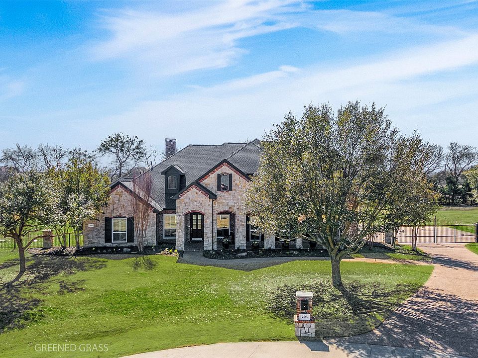 1st image of 203 Dumont Ct