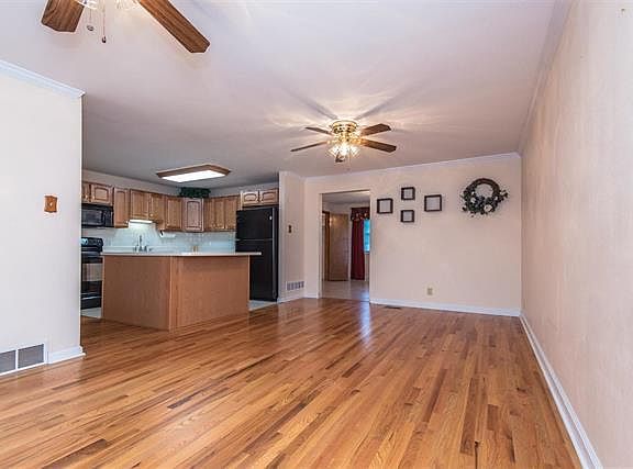 5th image of 1410 Attica Dr