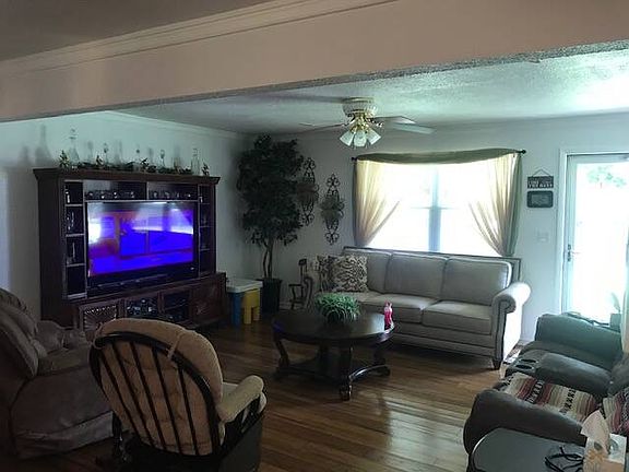 4th image of 1502 S Walnut St