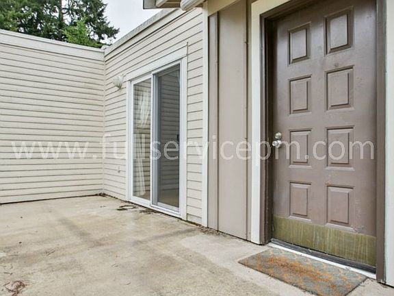 4th image of 12028 Slater Ave NE APT B7