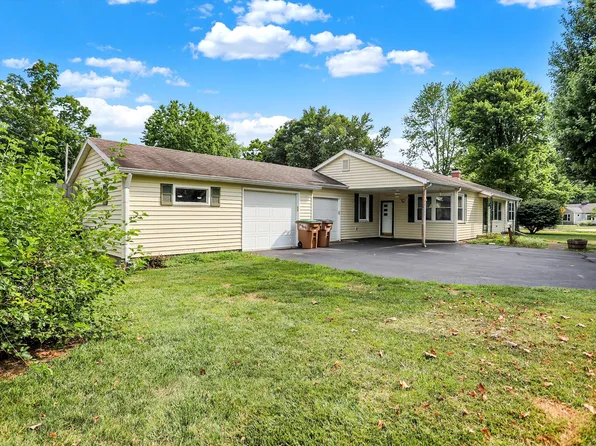 1303 Locust Dr, Columbus, IN 47203