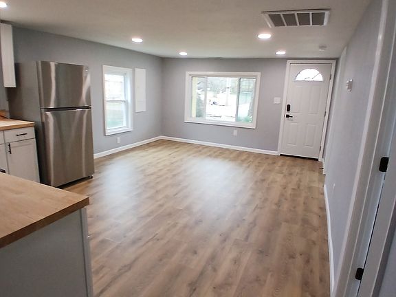 4th image of 2032 Blythe Ave SE
